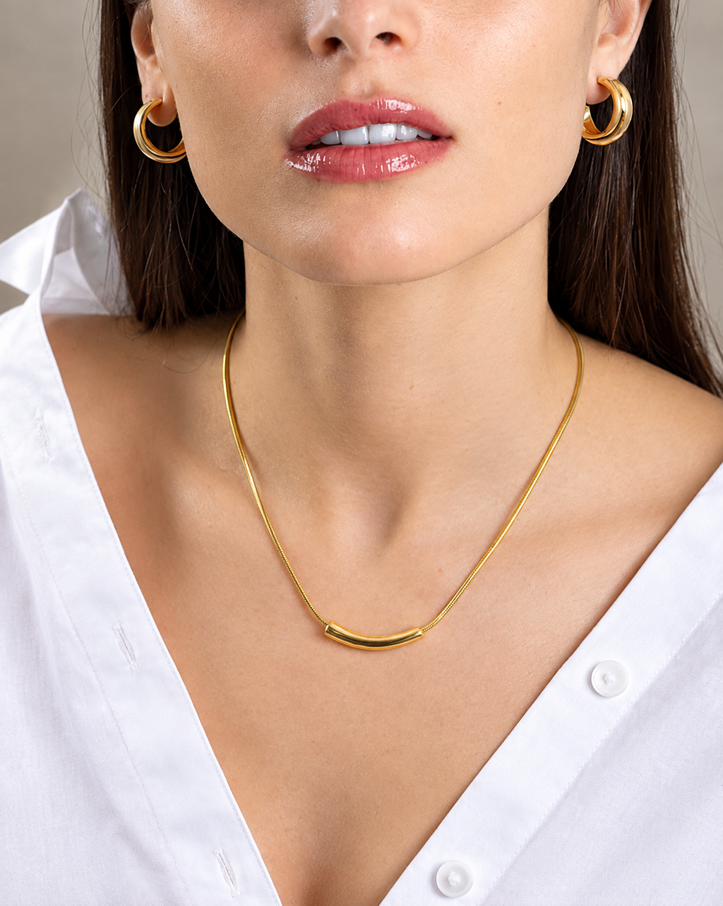 Gold Plated Curved Bar Pendant Necklace for Women - product image 2