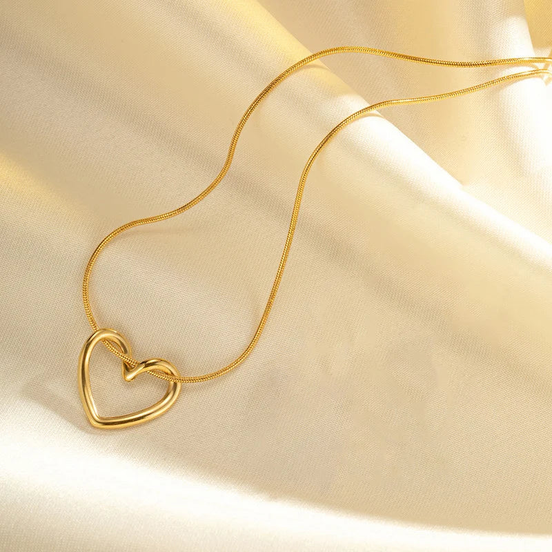 Gold Plated Heart Link Pendant Necklace for Women - product image 4