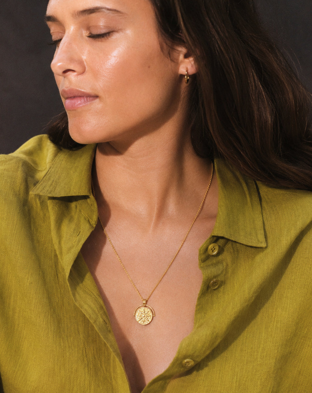 Relief-Carved Geometric Pendant Necklace | Gold & Silver