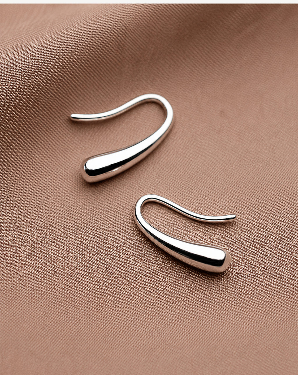 925 Sterling Silver Small, Small And Simple Temperament Personality Cold Wind Ear Buckle Earrings
