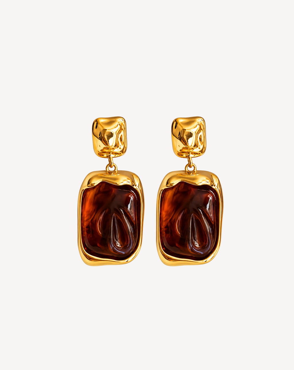 Caramel-toned Acrylic Earrings With Amber Gradient Effect And Classic Hong Kong Style. Geometric Pendant Design, Cool Retro Vibe, Presenting Premium Subtle Luxury.