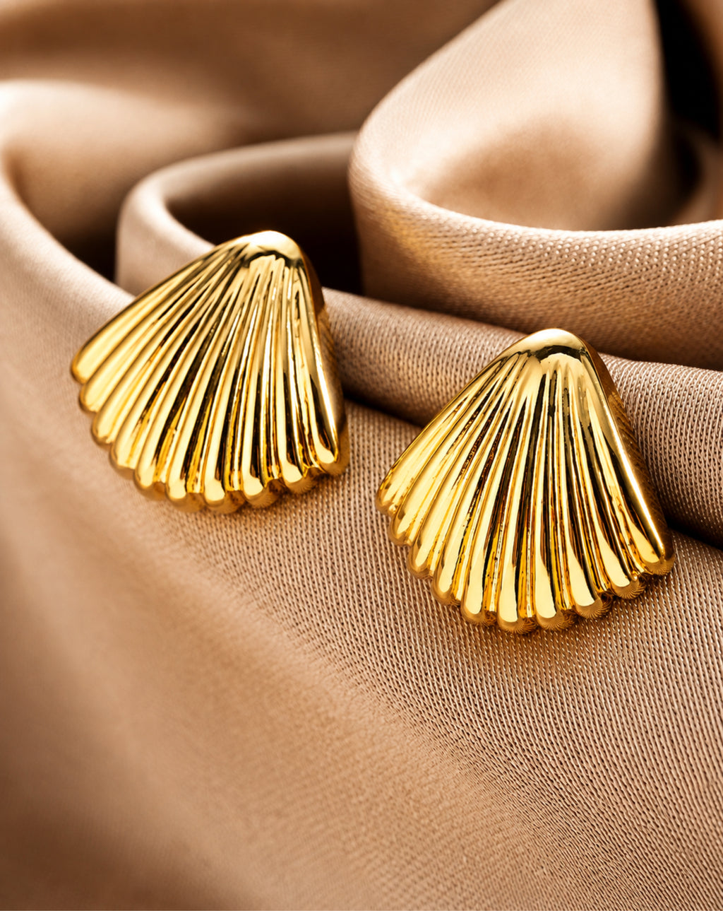 New Retro Niche Design Shell Earrings, Light Luxury Personality Simple Studs, All-Match Geometric Jewelry For Women