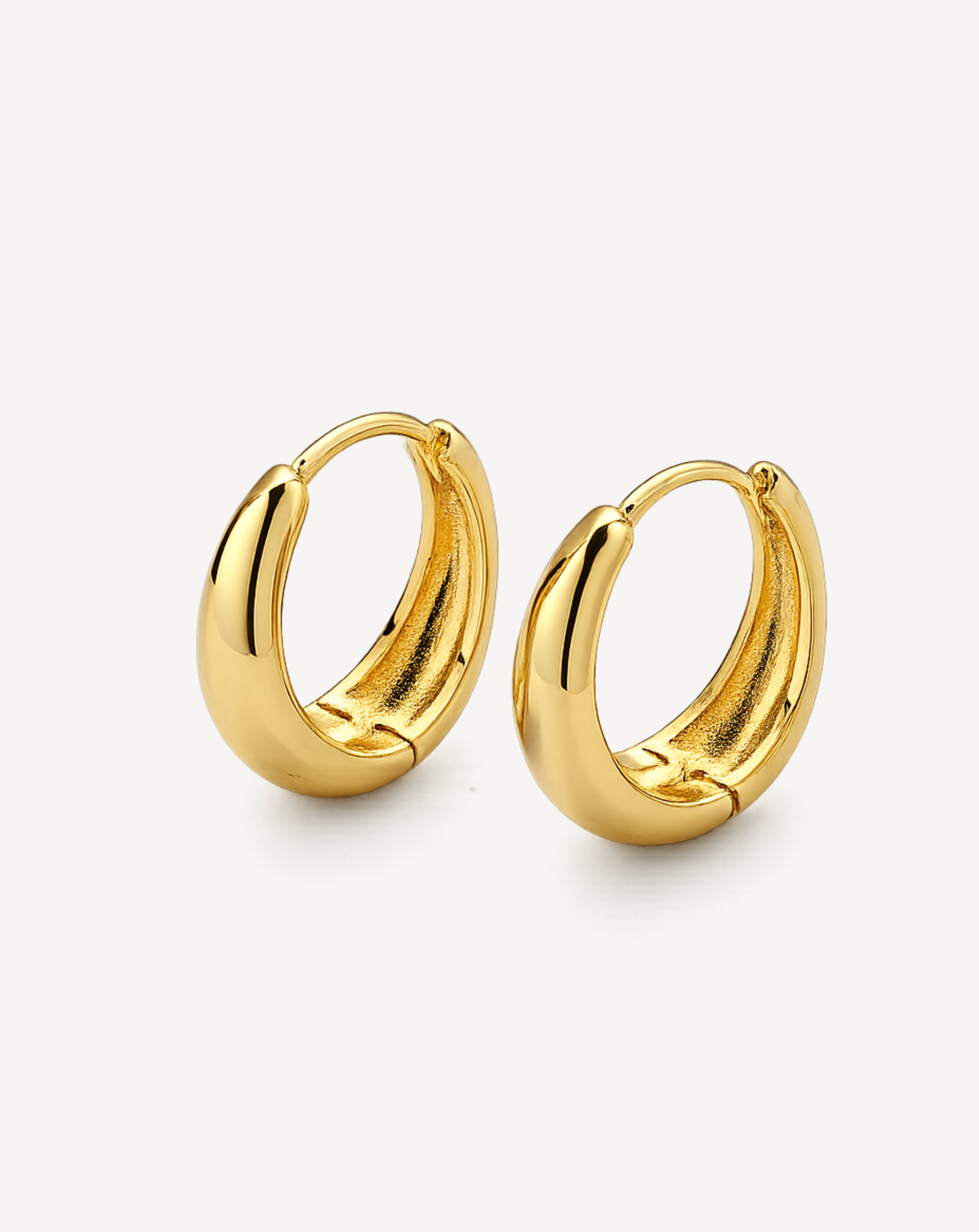 Round smooth earring