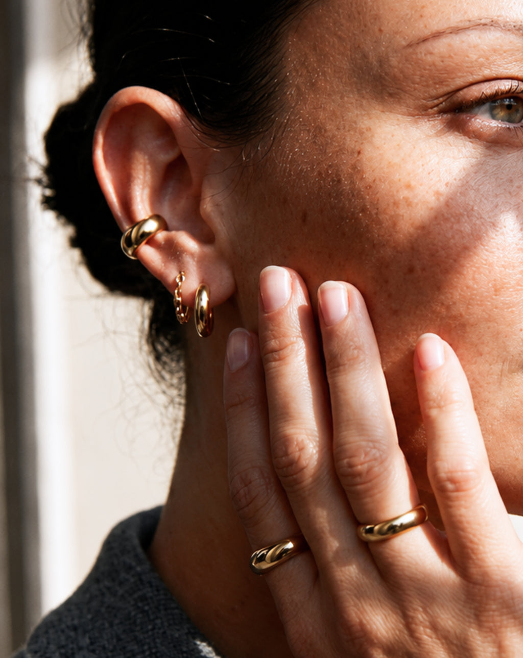 Round smooth earring